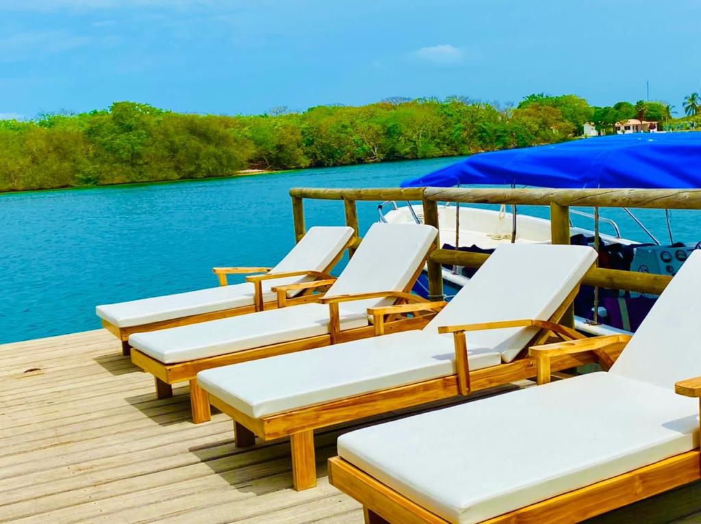 Lizamar Island