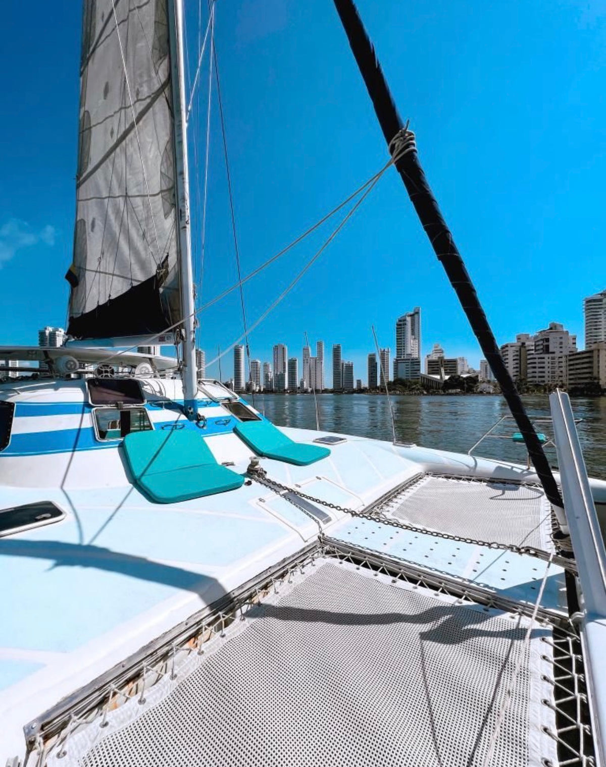 CATAMARAN | 16 PERSONAS