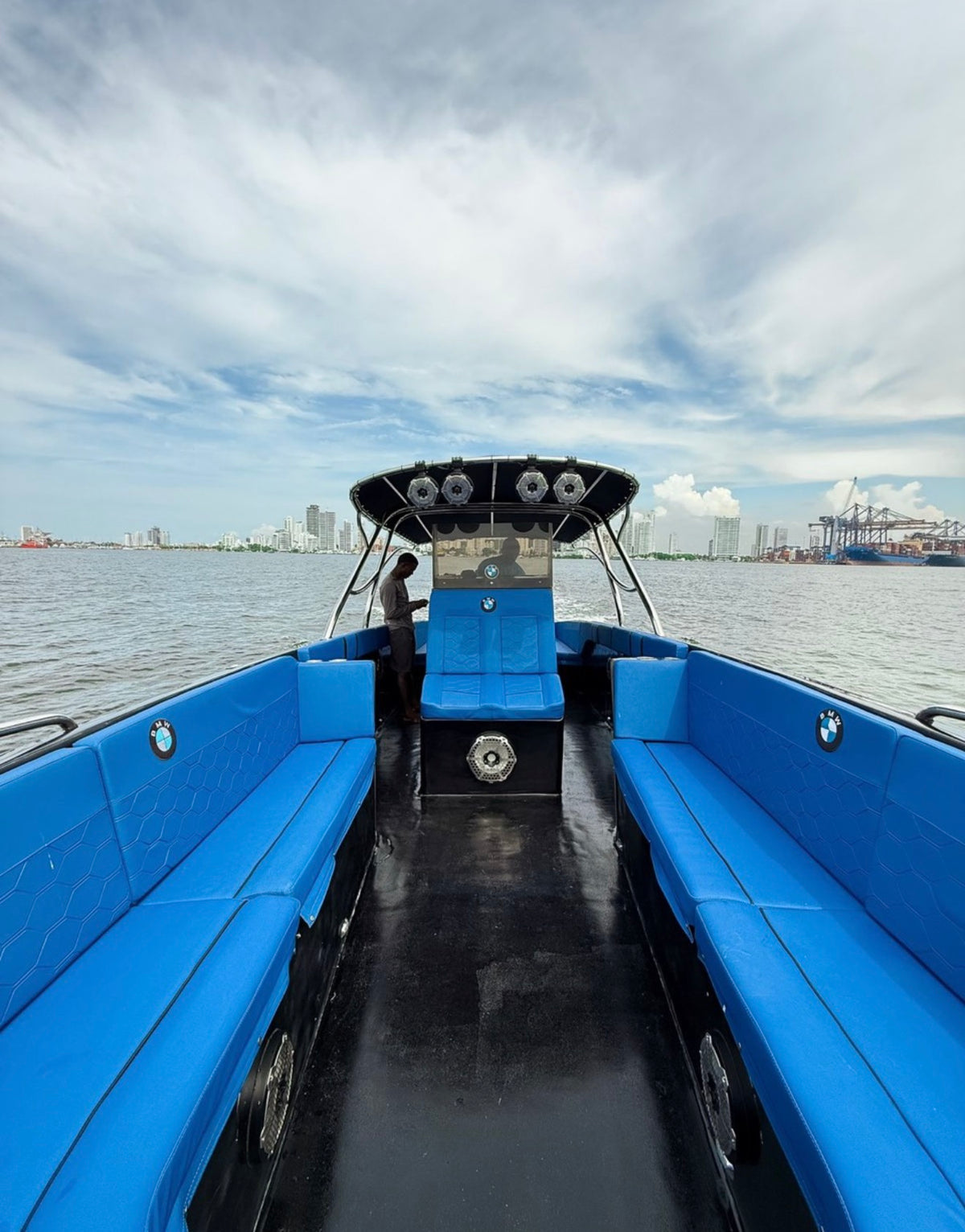 BOTE DEPORTIVO | 20 PERSONAS