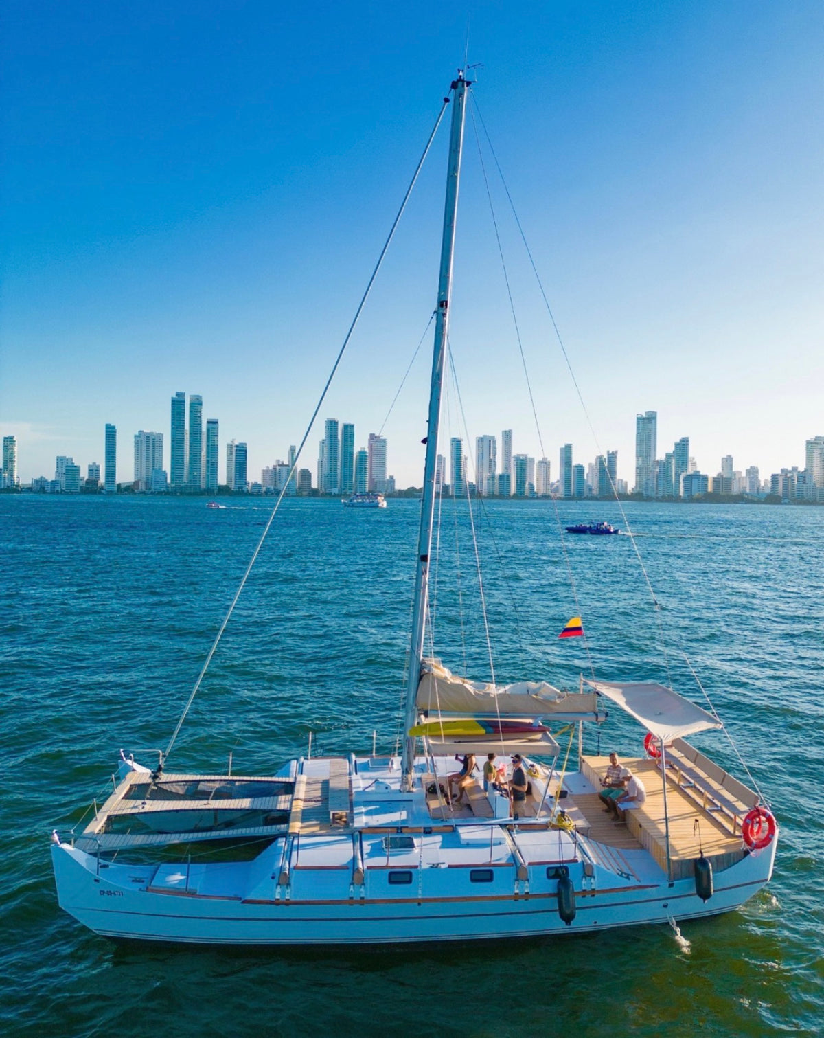CATAMARAN | 28 PERSONAS