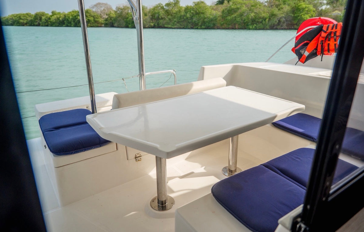 CATAMARAN | 25 PERSONAS