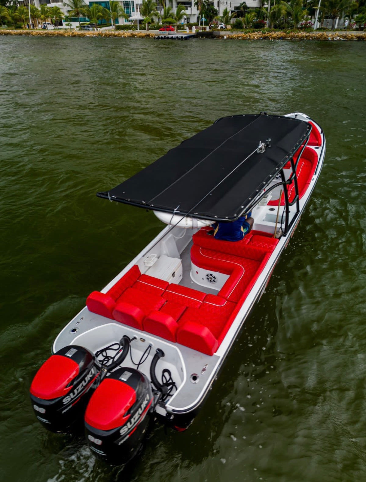 BOTE 28FT - 8PAX (FESTIVAL)