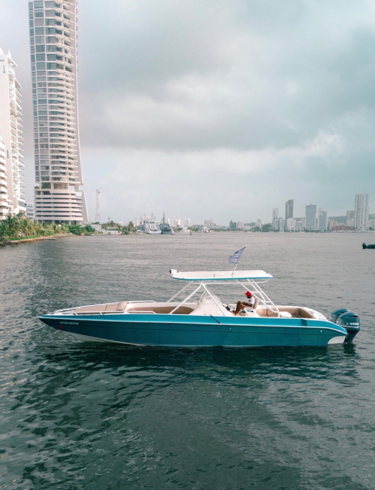 TODOMAR 38FT - 16PAX (FESTIVAL)