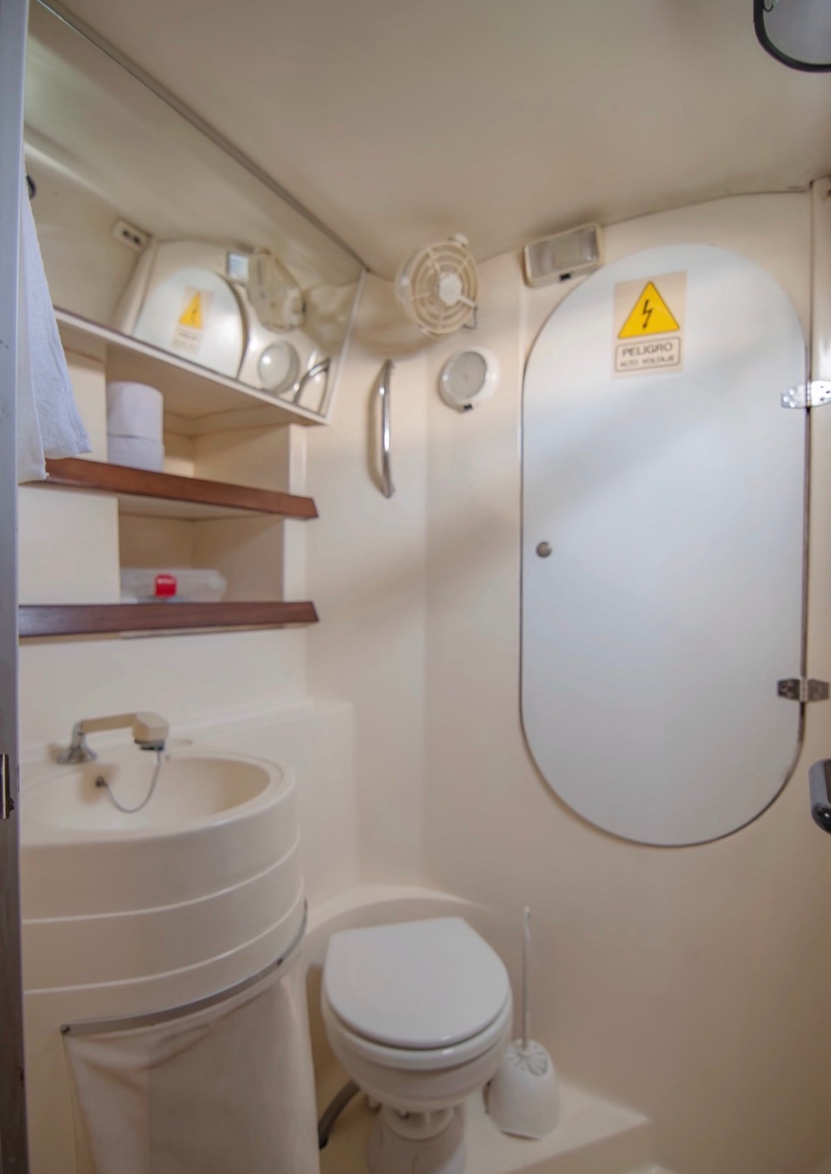 CATAMARAN | 16 PERSONAS