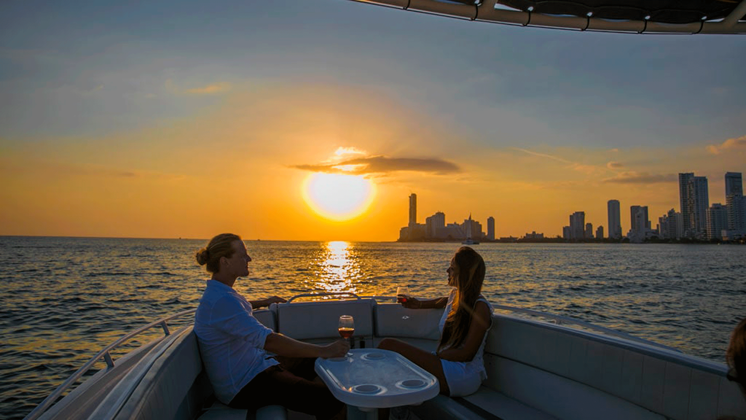 Tour Bahía Bote Deportivo