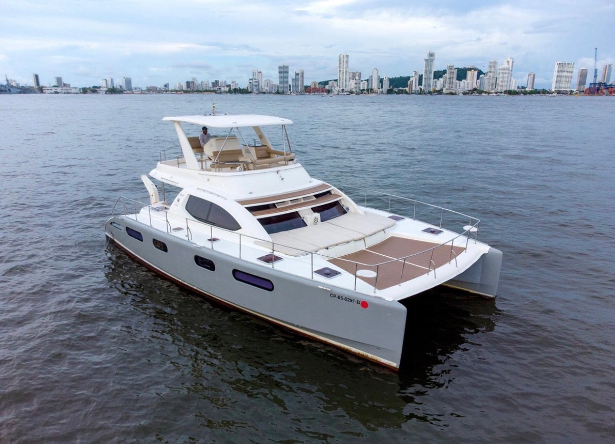 CATAMARAN | 35 PERSONAS