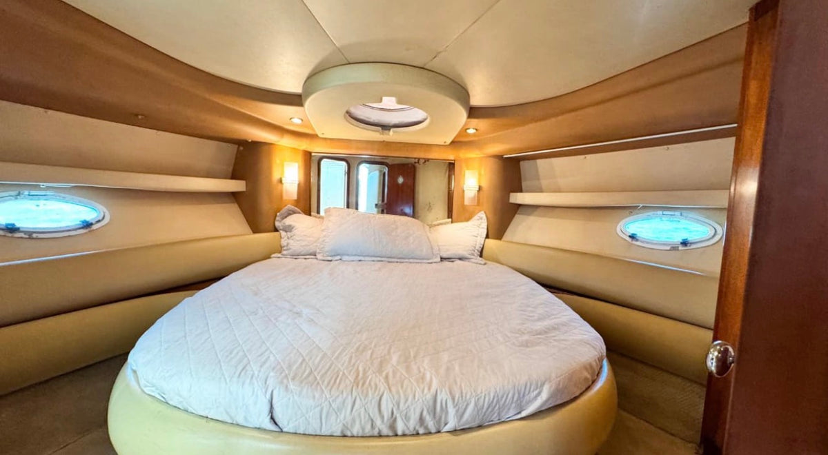 AZIMUT 39FT - 10PAX (FESTIVAL)