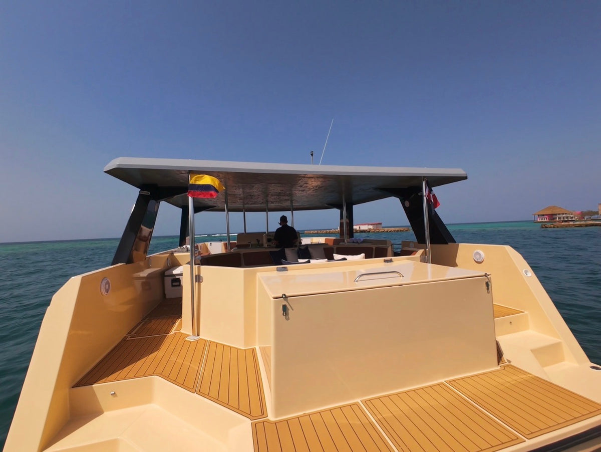ATOMIC 45FT - 40PAX (FESTIVAL)