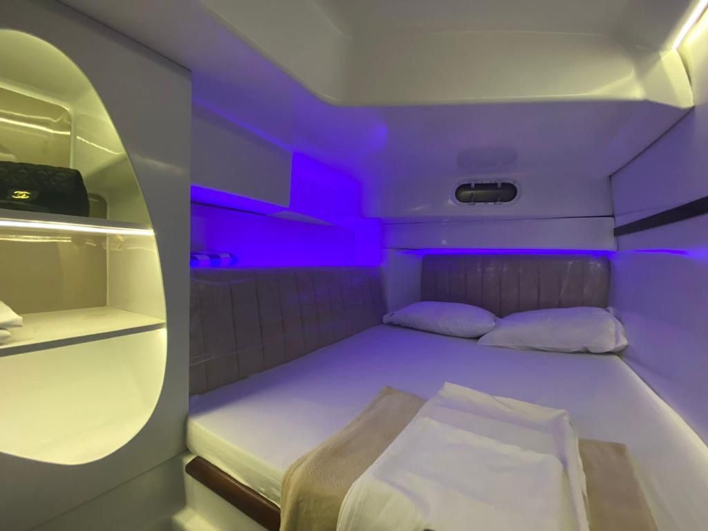 CATAMARAN | 25 PERSONAS