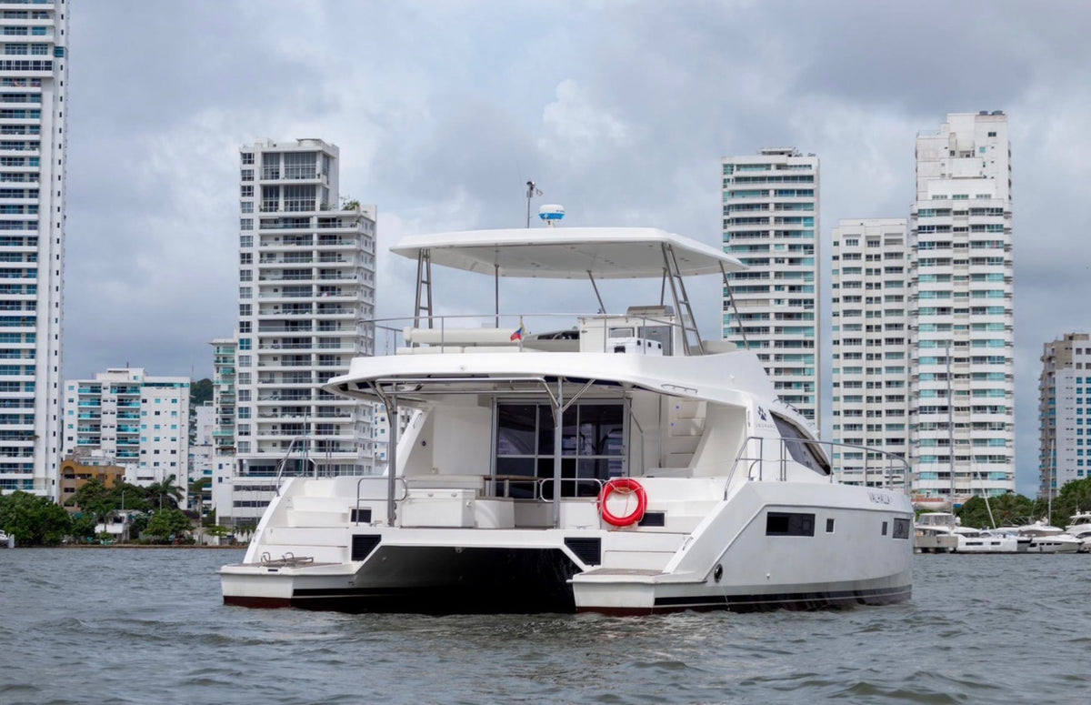 CATAMARAN | 35 PERSONAS