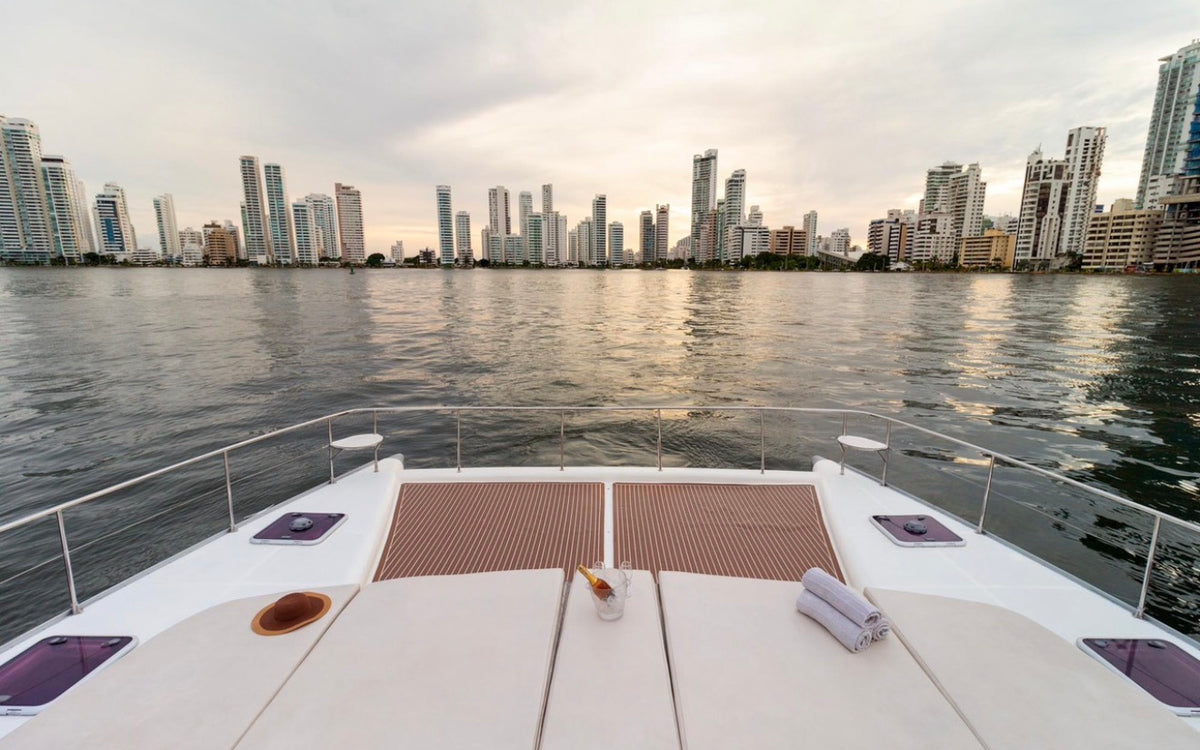 CATAMARAN | 35 PERSONAS