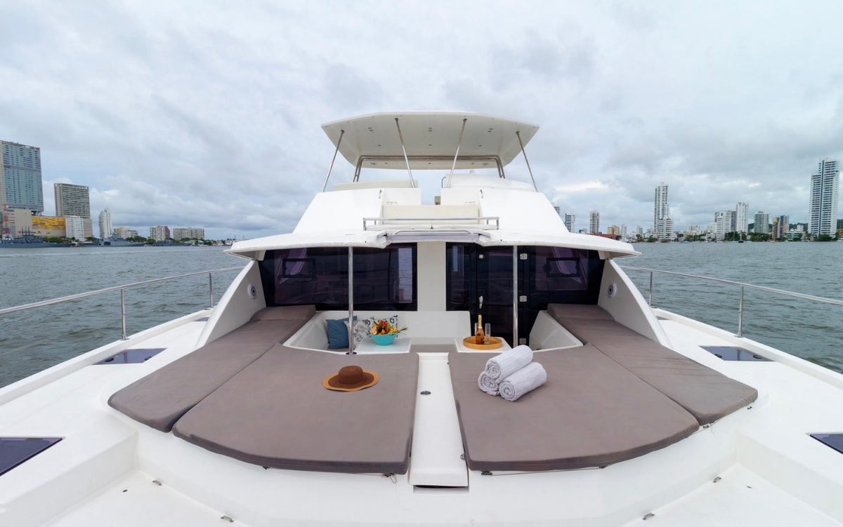 CATAMARAN | 35 PERSONAS