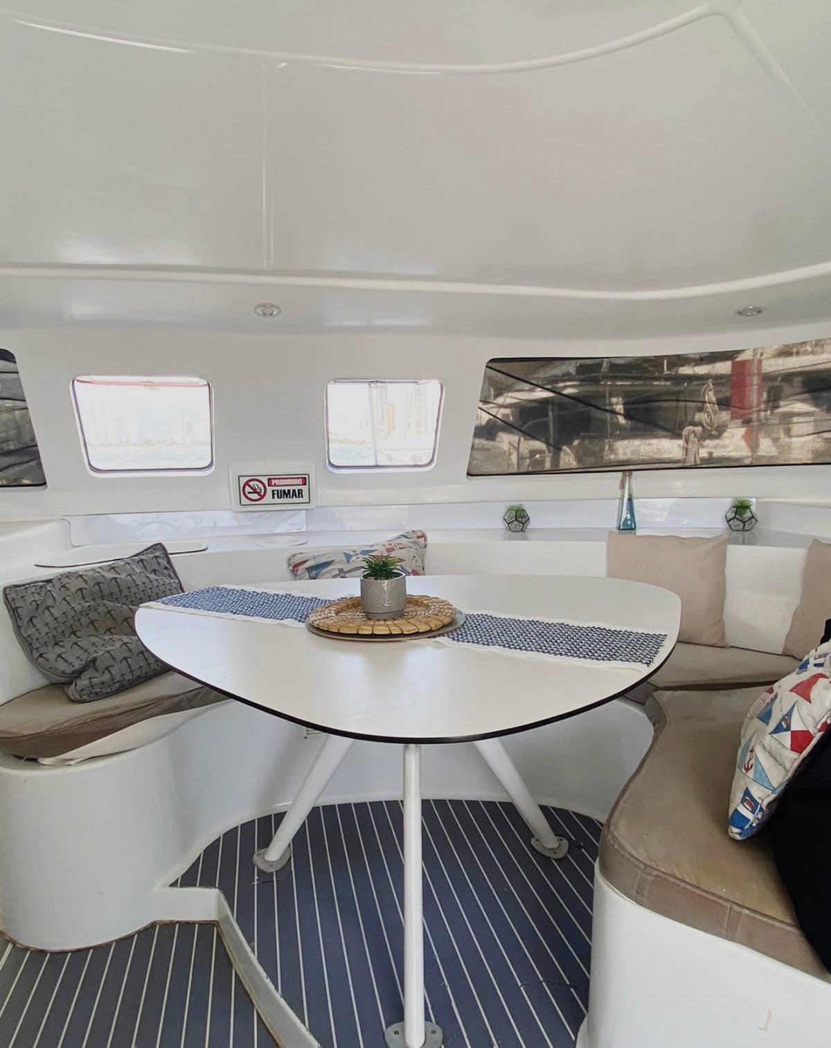 CATAMARAN | 25 PERSONAS