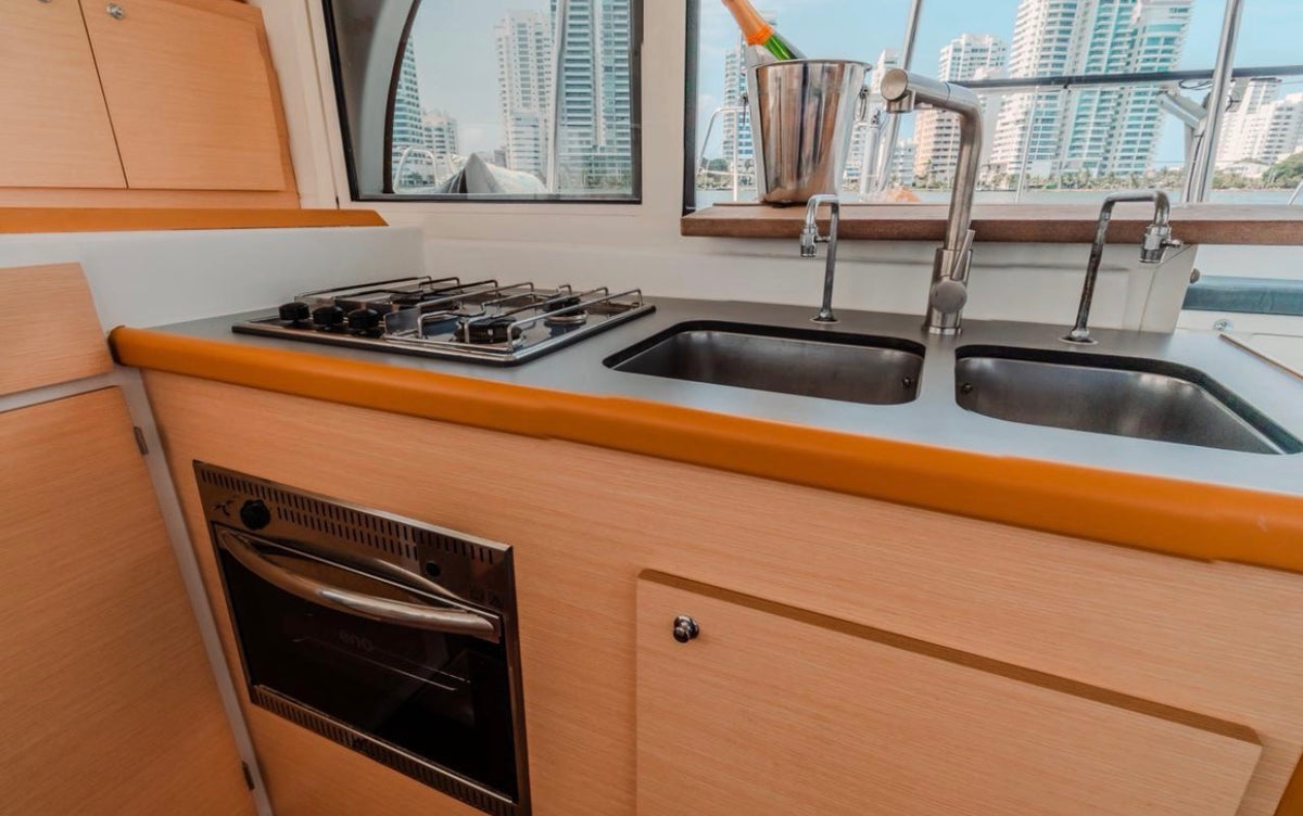 CATAMARAN | 15 PERSONAS