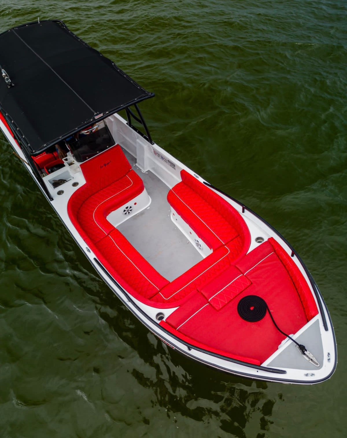 BOTE 28FT - 8PAX (FESTIVAL)