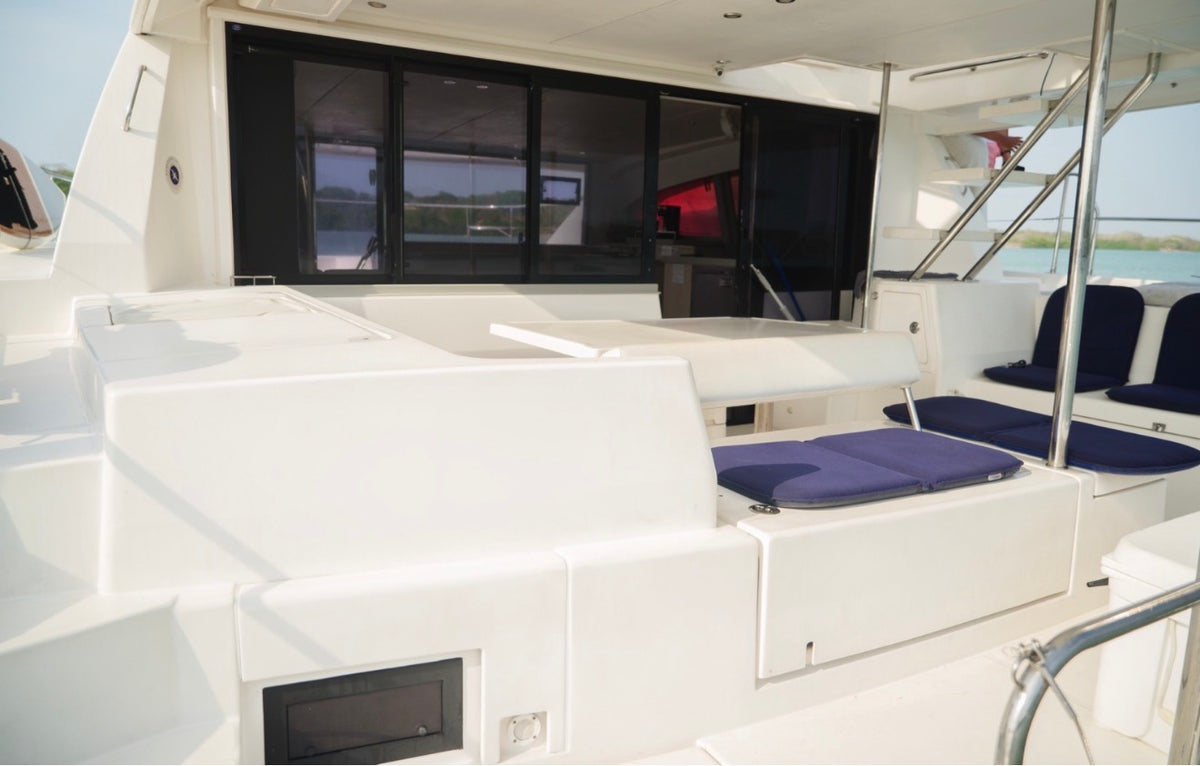 CATAMARAN | 25 PERSONAS