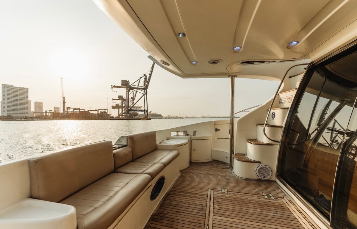 AZIMUT 55FT - 20 PAX (FESTIVAL)