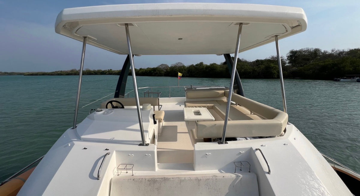 CATAMARAN | 25 PERSONAS