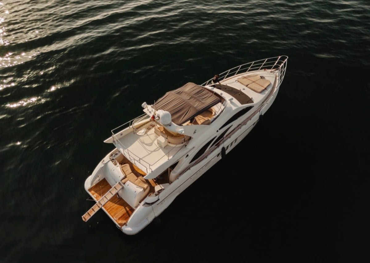 AZIMUT 62FT - 25 PAX (FESTIVAL)