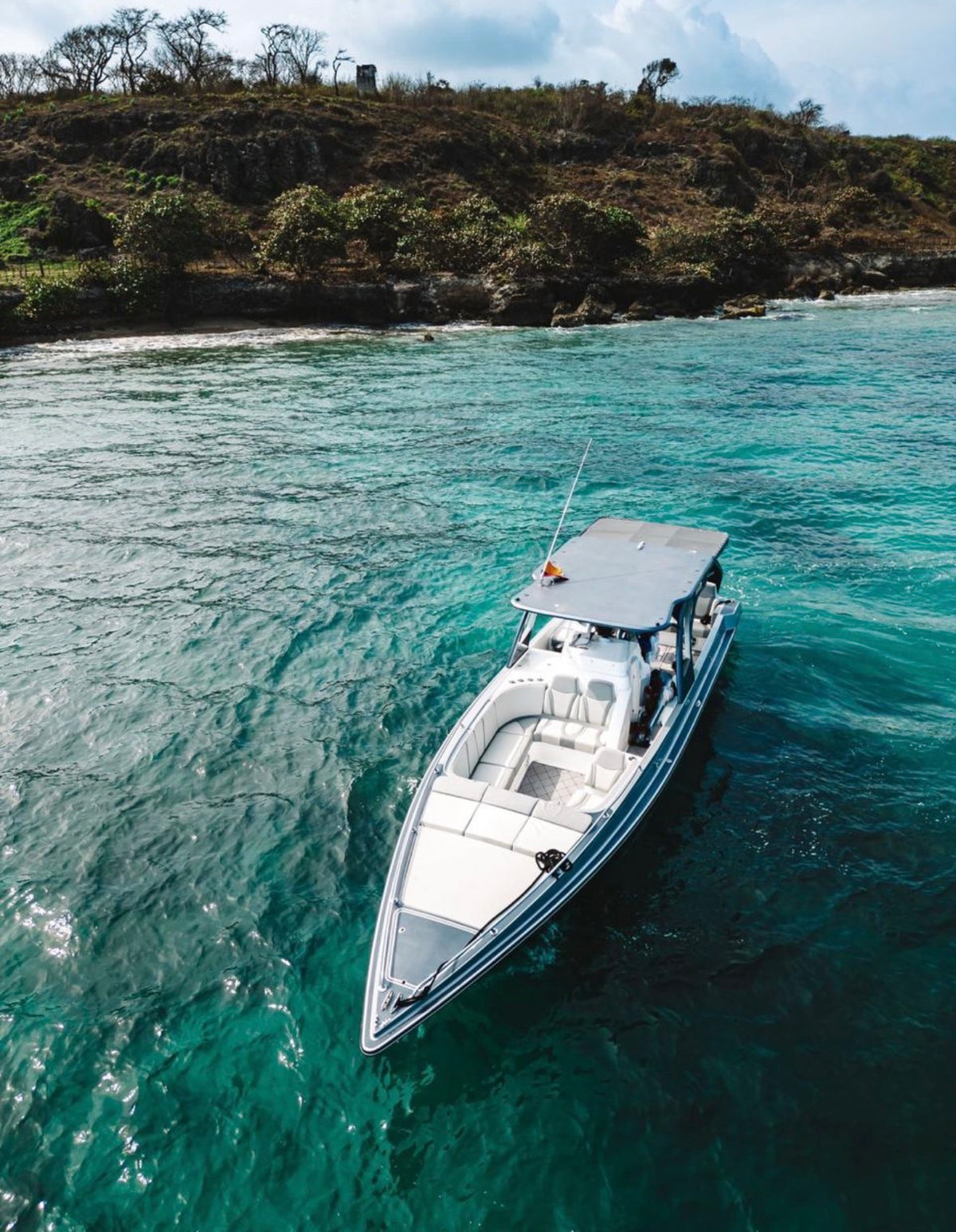 BOTE LUJO 38FT - 14 PERSONAS