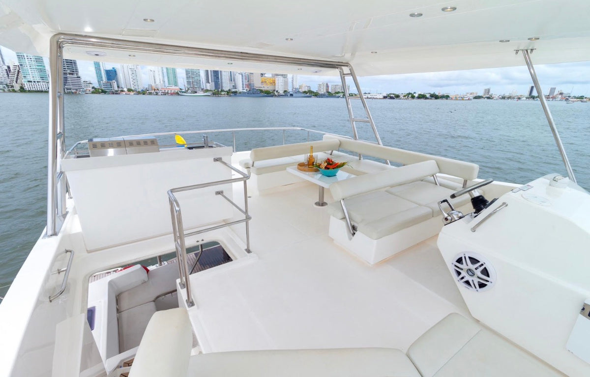 CATAMARAN | 35 PERSONAS