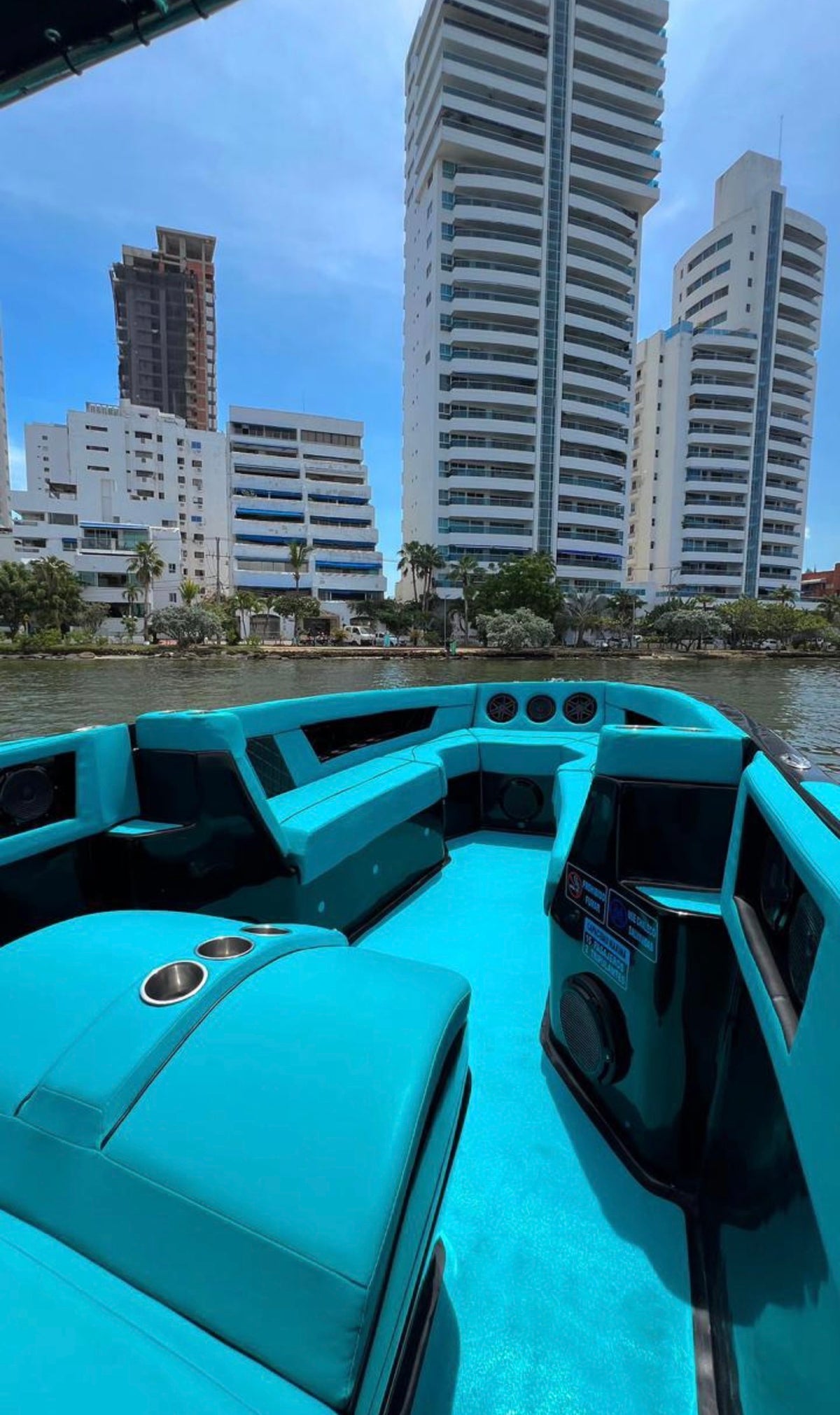 BOTE DEPORTIVO | 12 PERSONAS