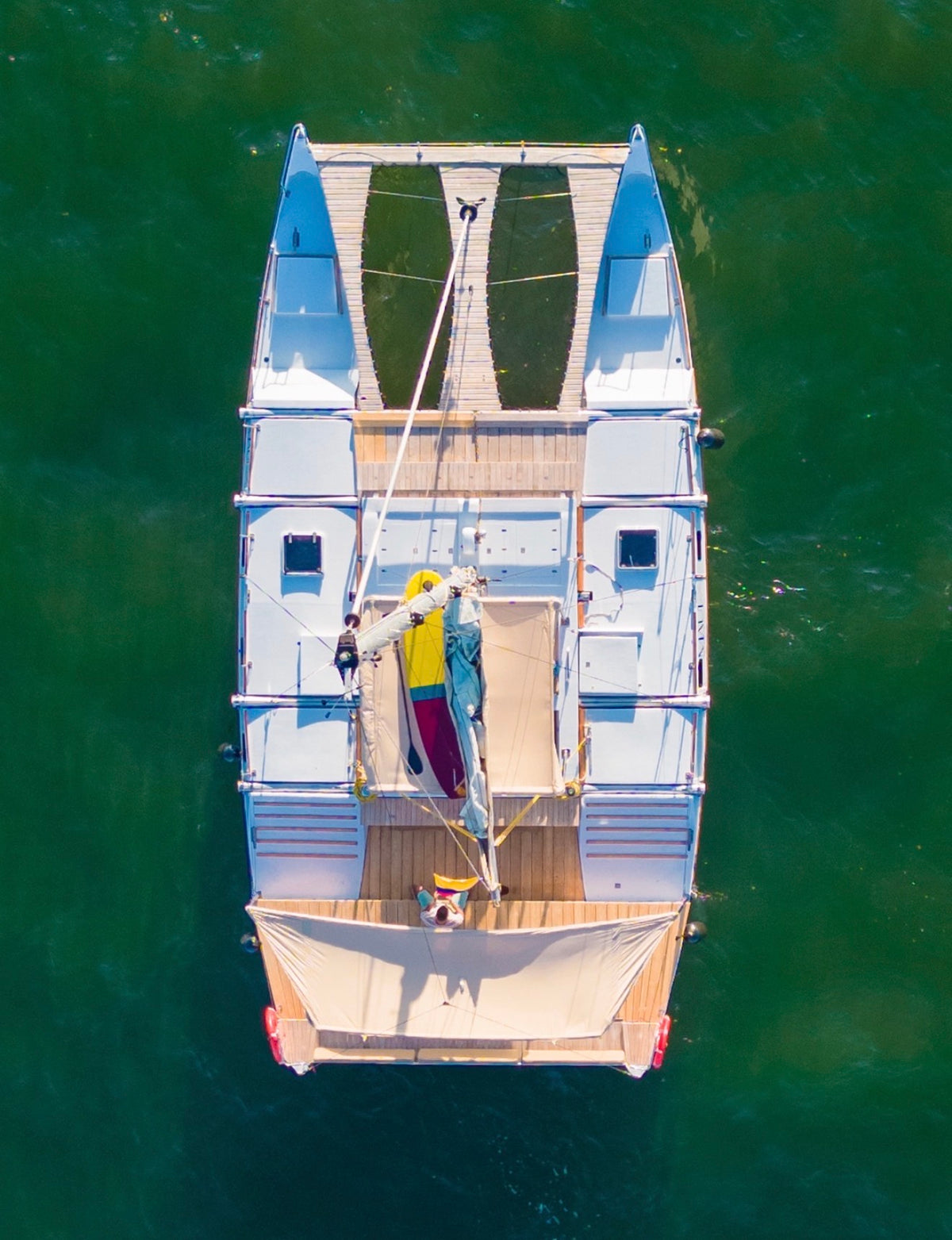CATAMARAN | 28 PERSONAS