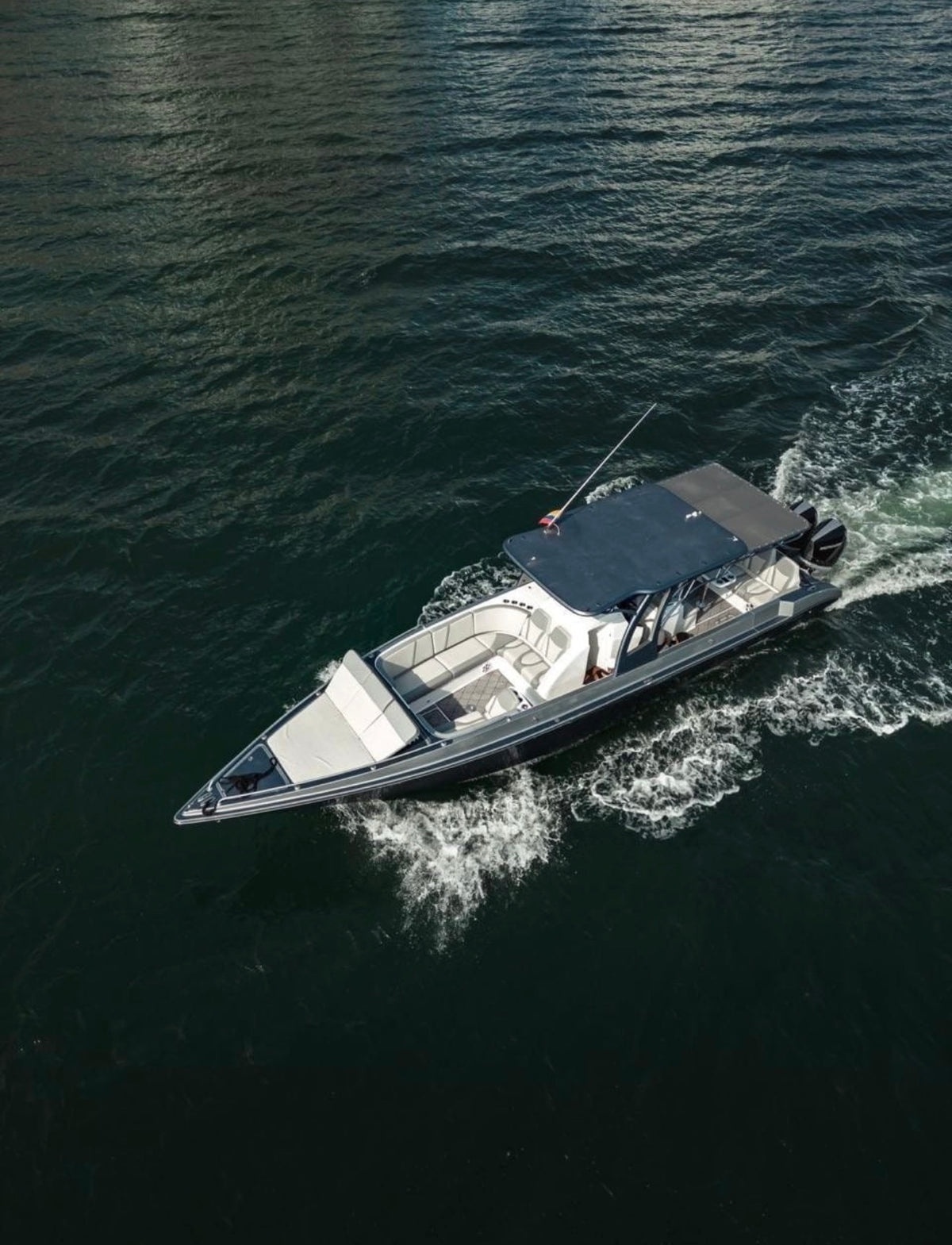 BOTE LUJO 38FT - 14 PERSONAS