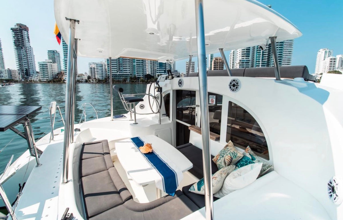 CATAMARAN | 15 PERSONAS
