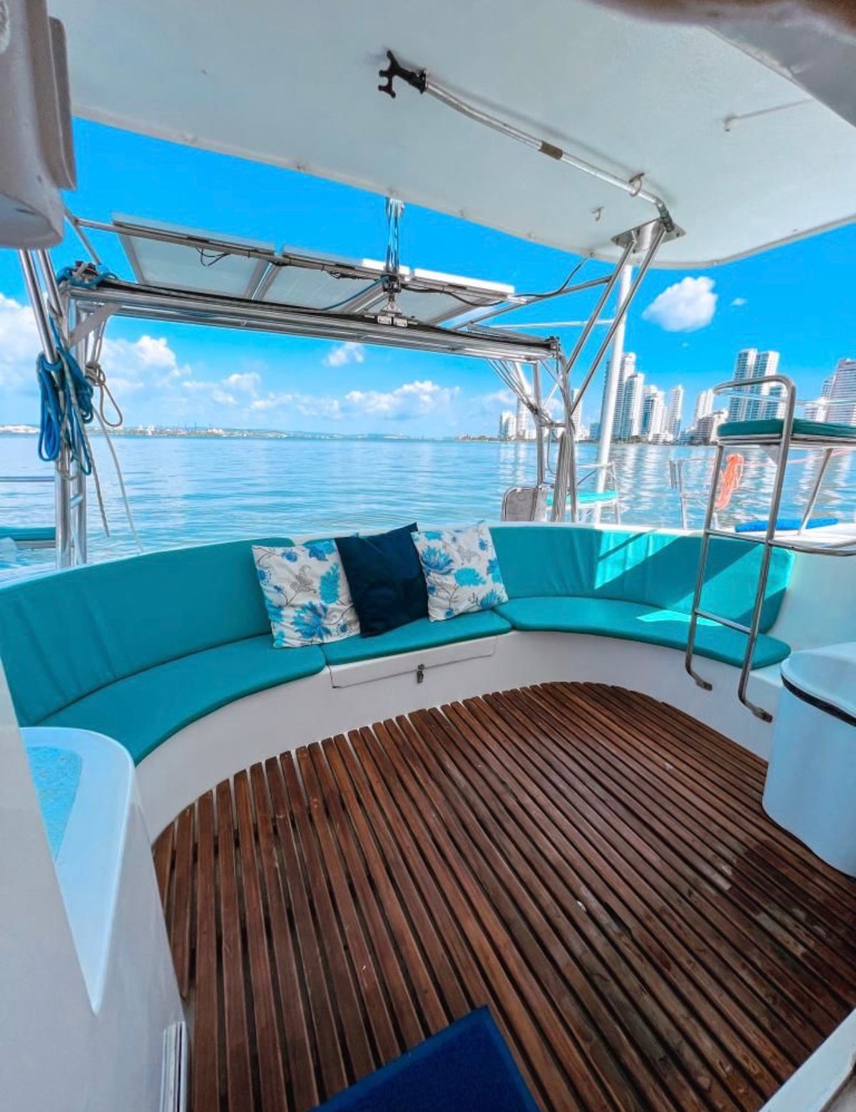 CATAMARAN | 16 PERSONAS
